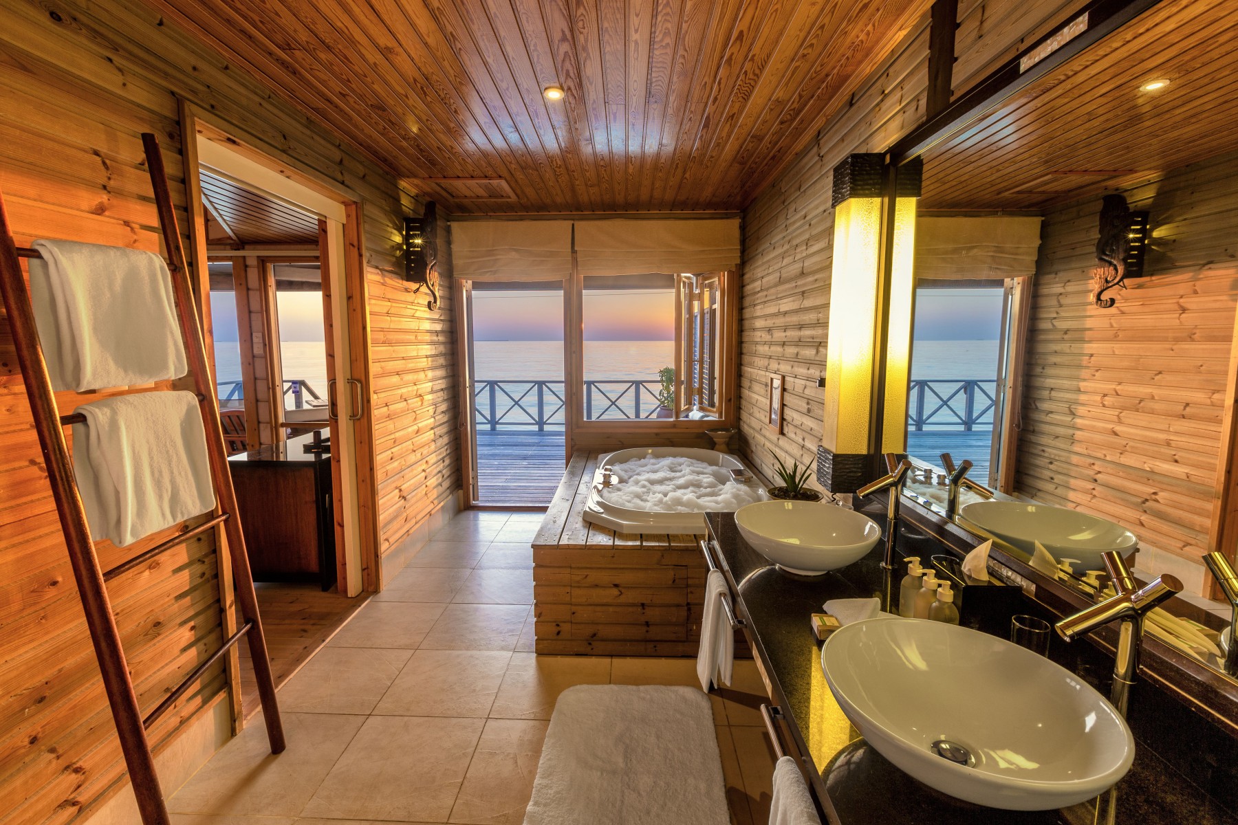 Jacuzzi Water Villa